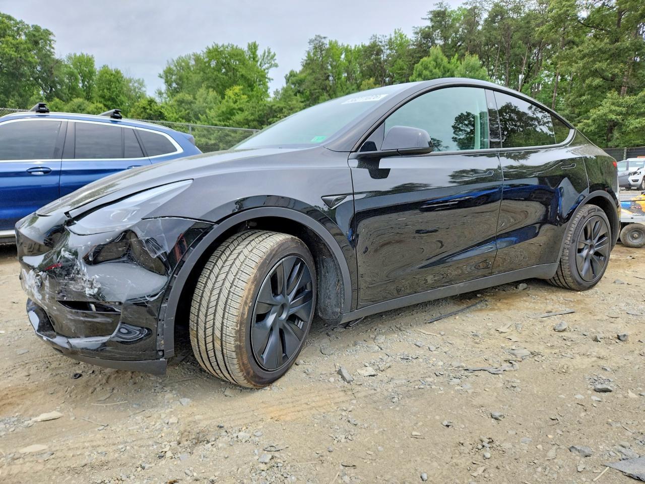 2024 Tesla Model Y - zdjęcie główne