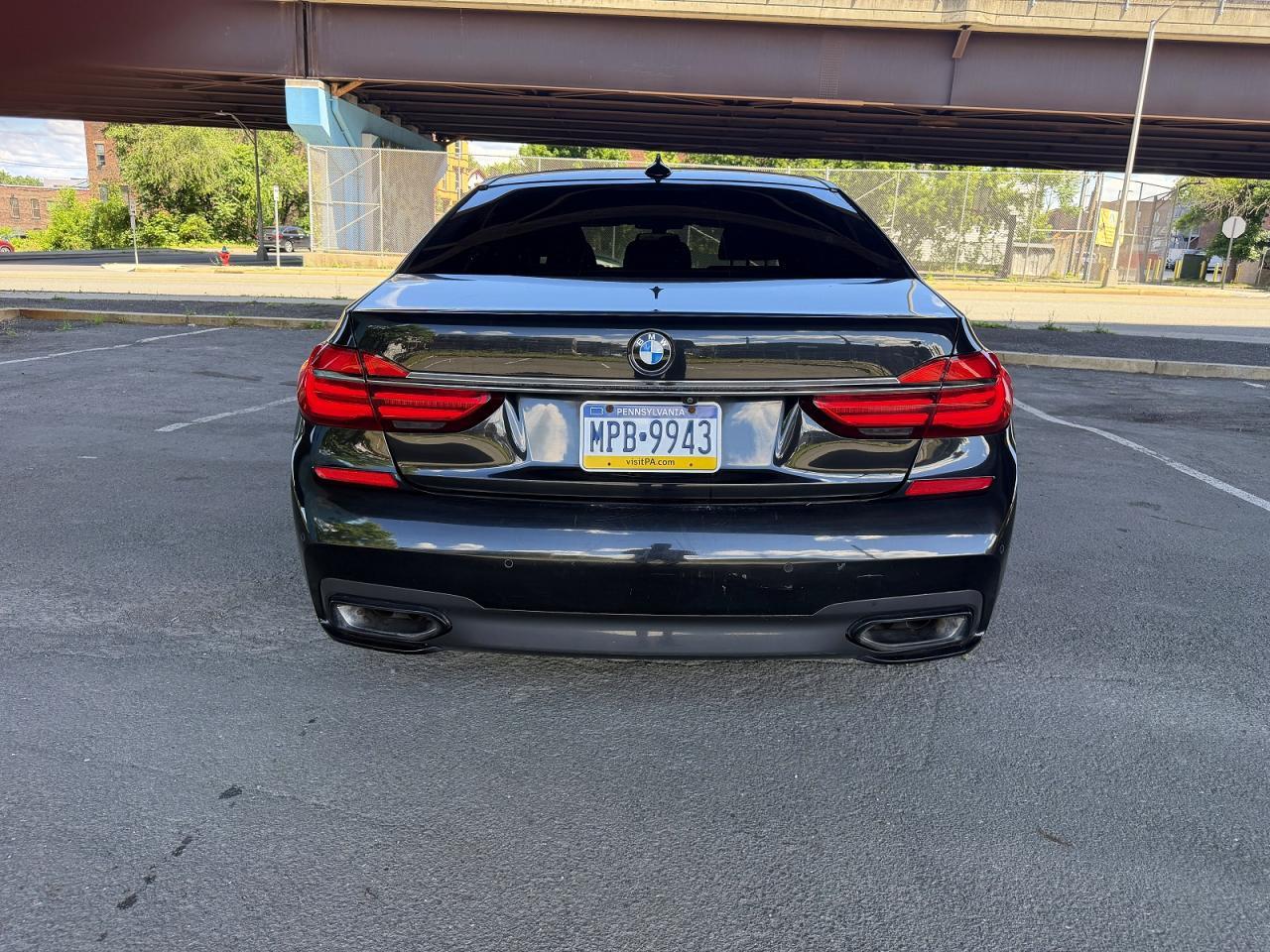 2019 BMW 750I xDrive - zdjęcie 5