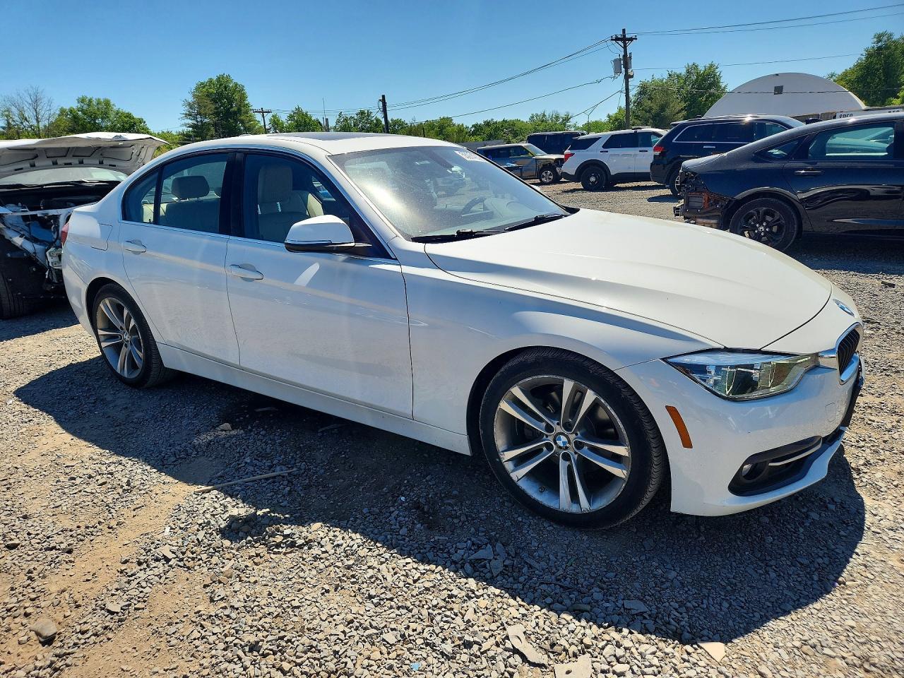 2018 BMW Seria 3 330i - zdjęcie 4