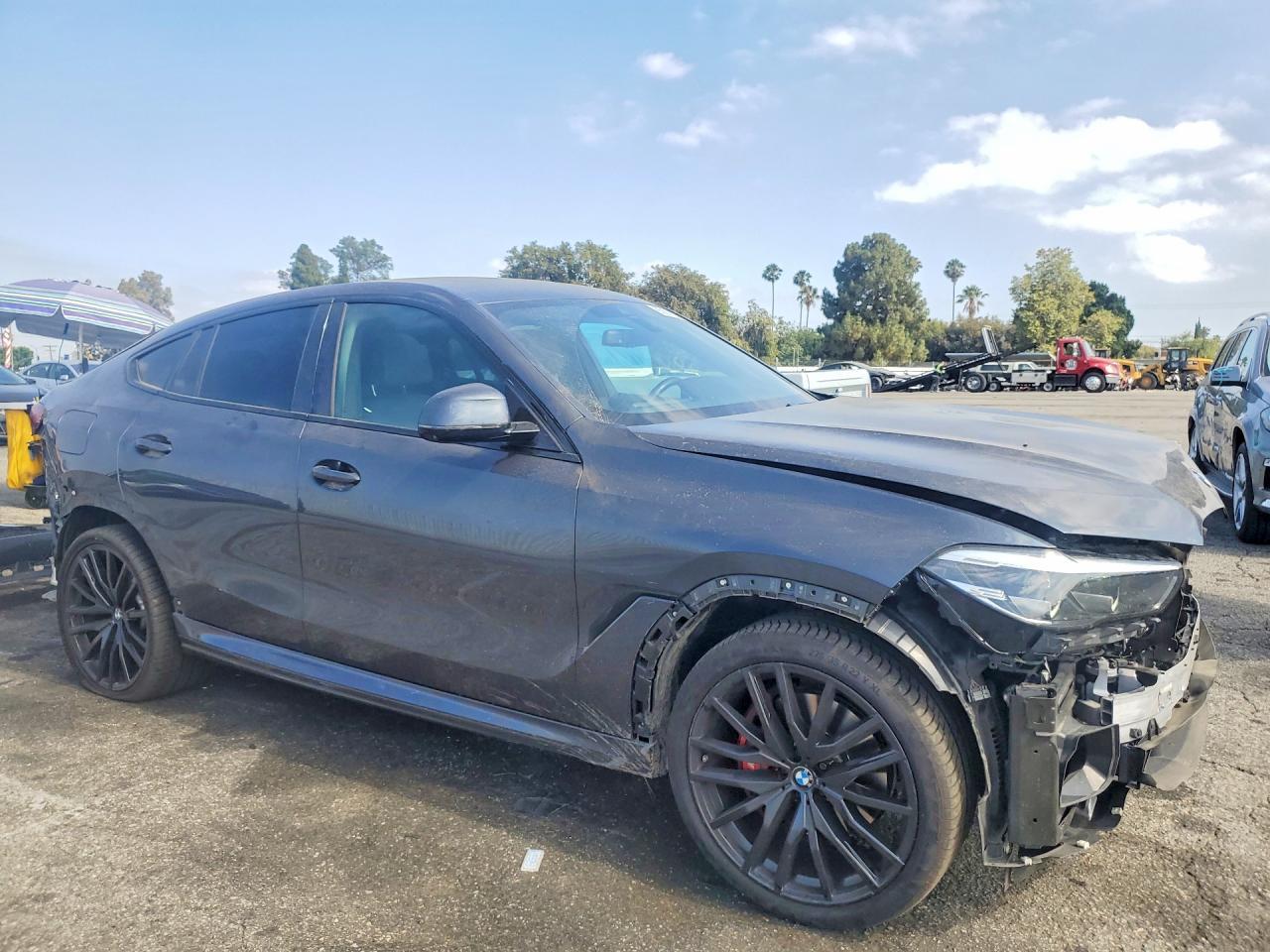 2022 BMW X6 xDrive40I - zdjęcie 4