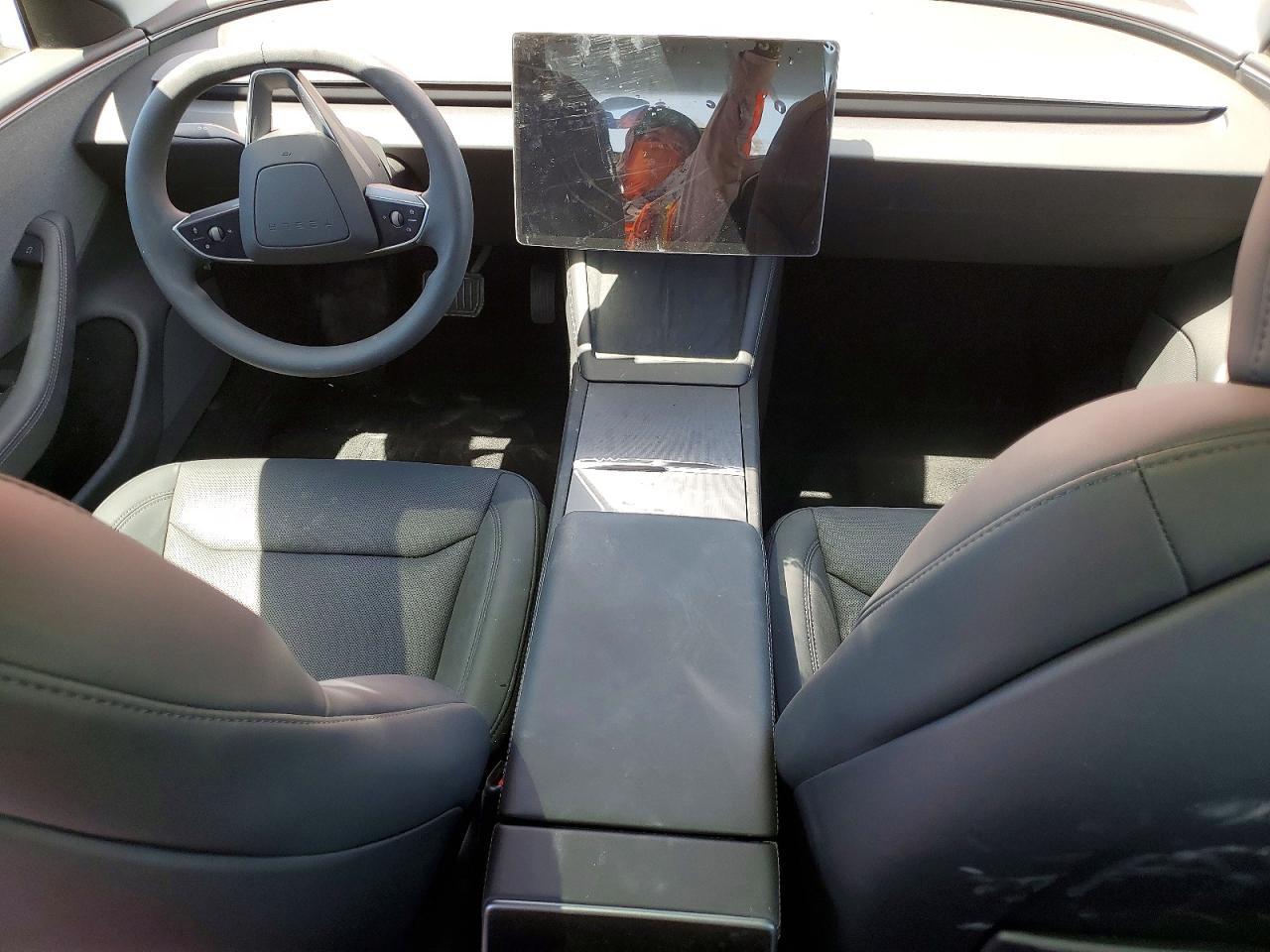 2026 Tesla Model 3 - zdjęcie 8