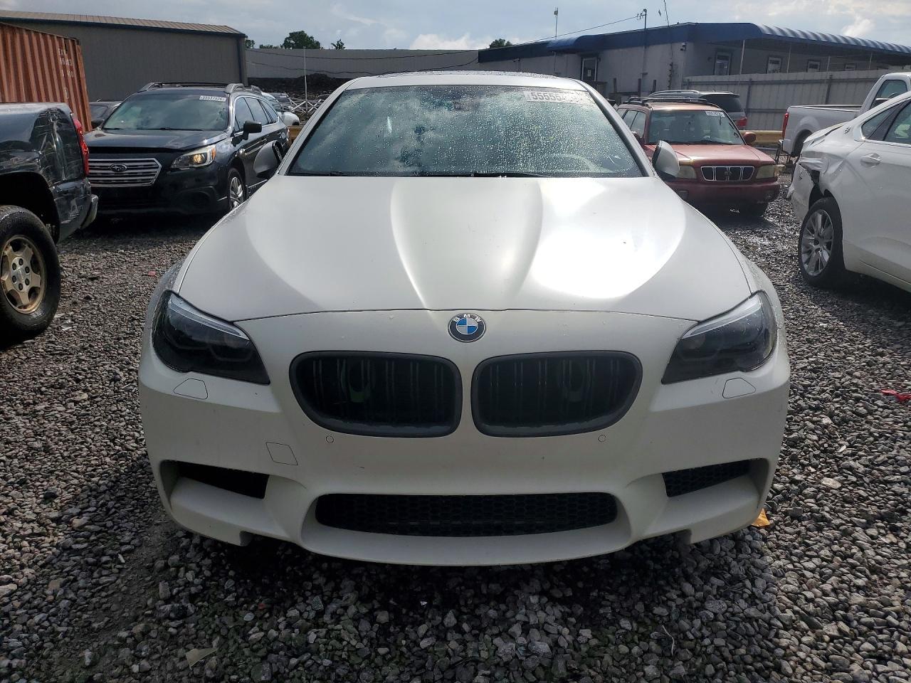 2013 BMW M5 - zdjęcie 5