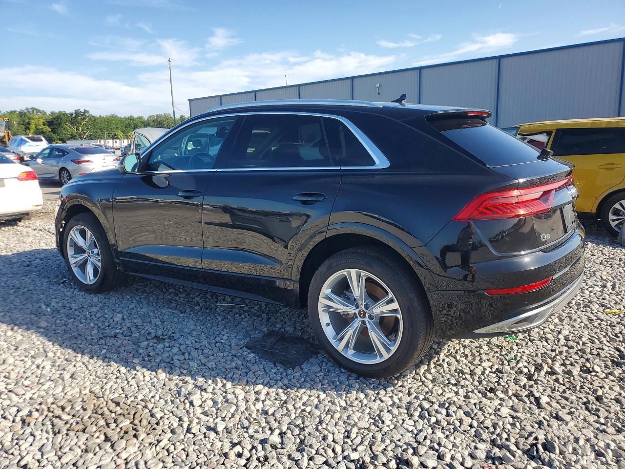 2023 Audi Q8 Premium - zdjęcie 2