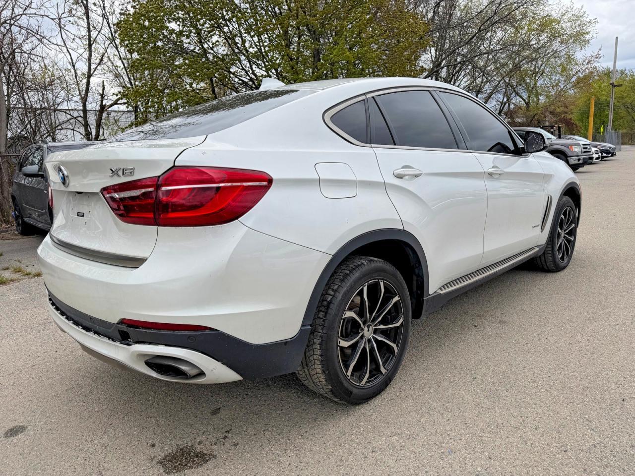 2017 BMW X6 xDrive50I - zdjęcie 4