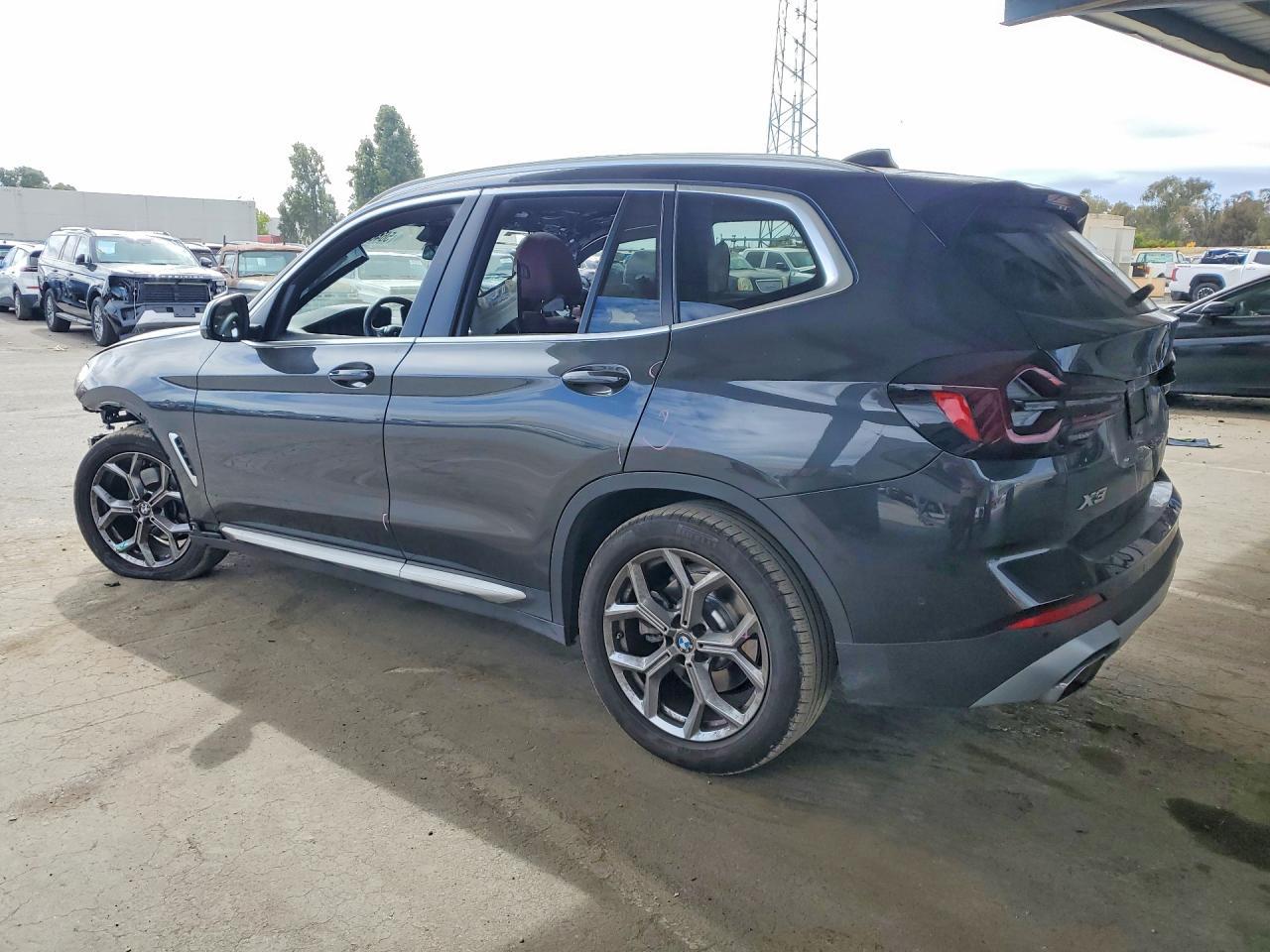 2024 BMW X3 xDrive30I - zdjęcie 2