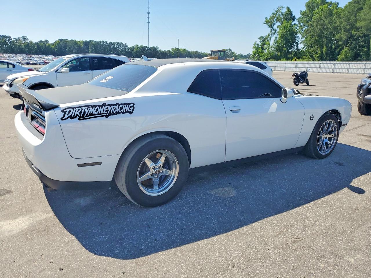 2017 Dodge Challenger R - zdjęcie 3