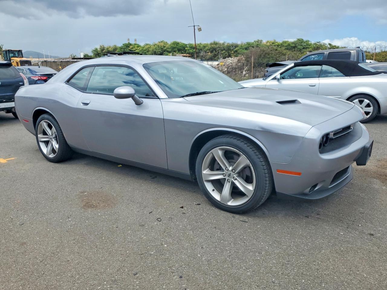 2017 Dodge Challenger Sxt - zdjęcie 4