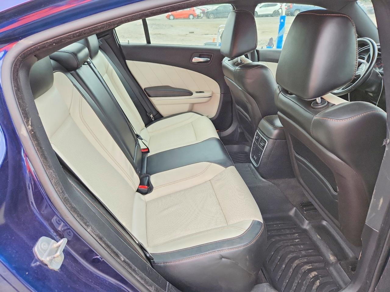2015 Dodge Charger Sxt - zdjęcie 10