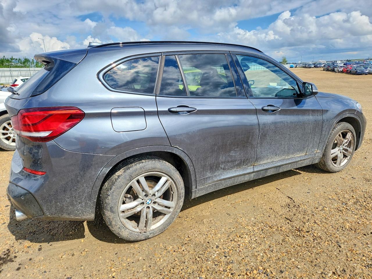 2021 BMW X1 xDrive28I - zdjęcie 3