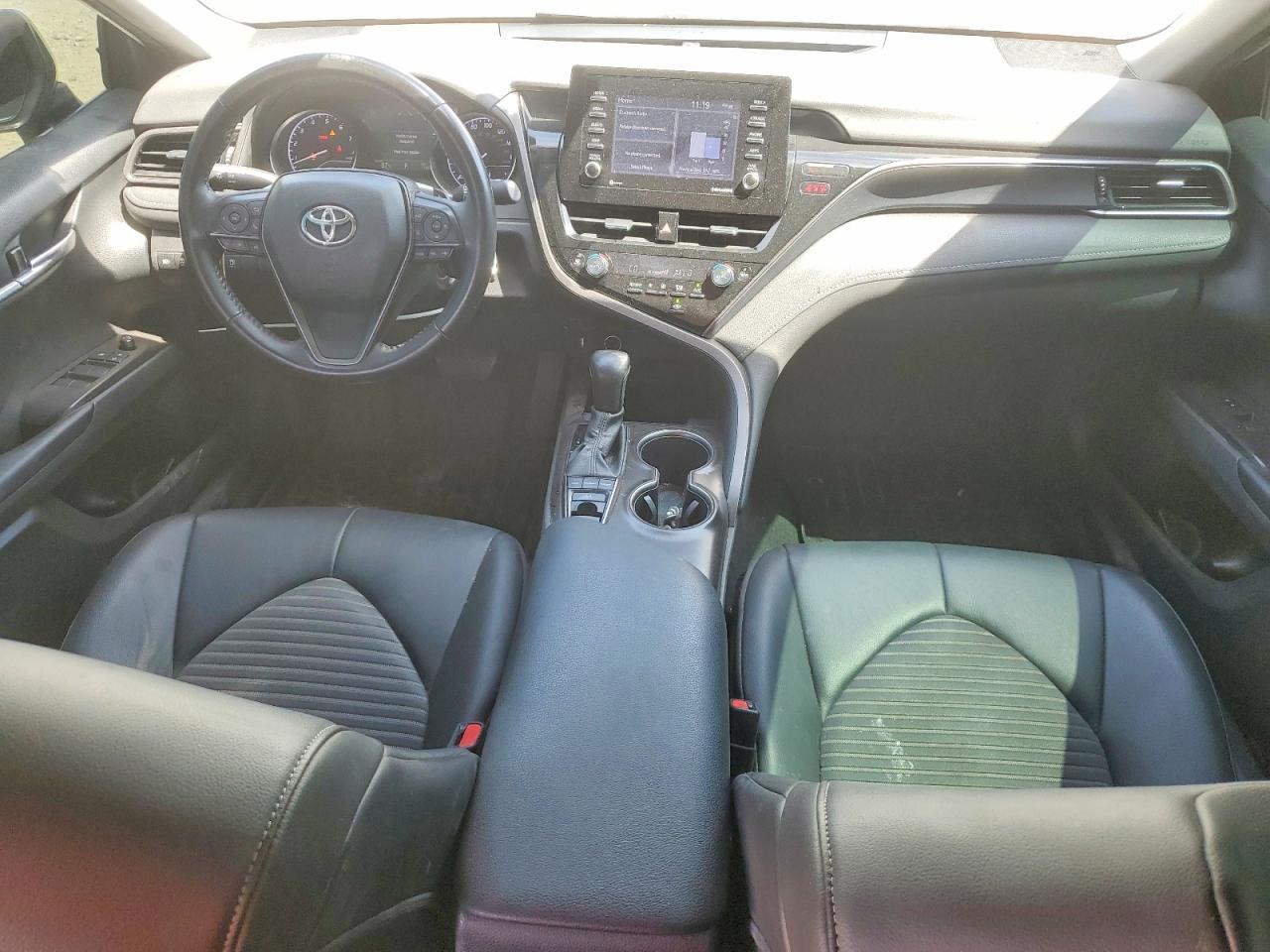 2022 Toyota Camry Se - zdjęcie 8