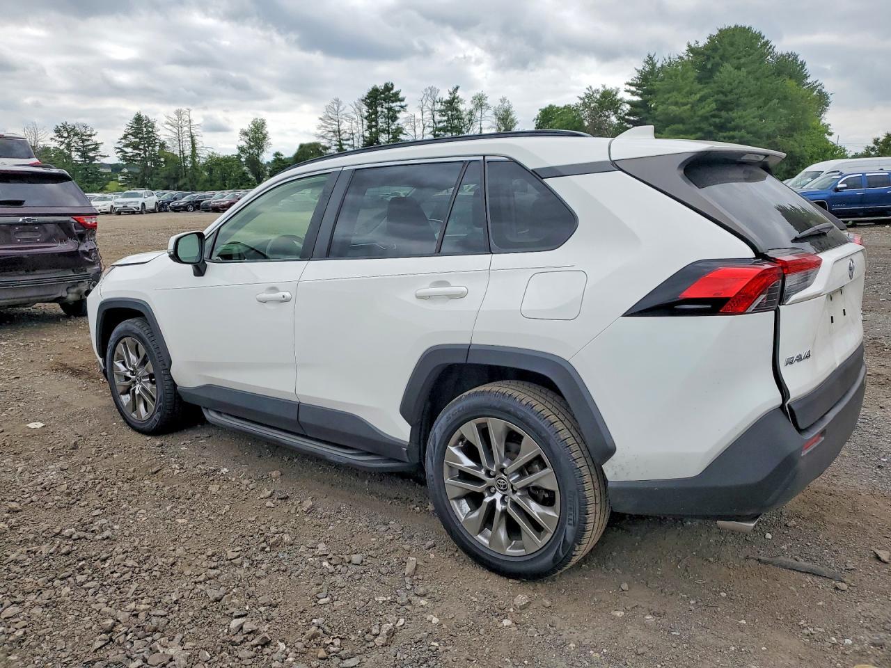 2020 Toyota Rav4 Xle Premium - zdjęcie 2