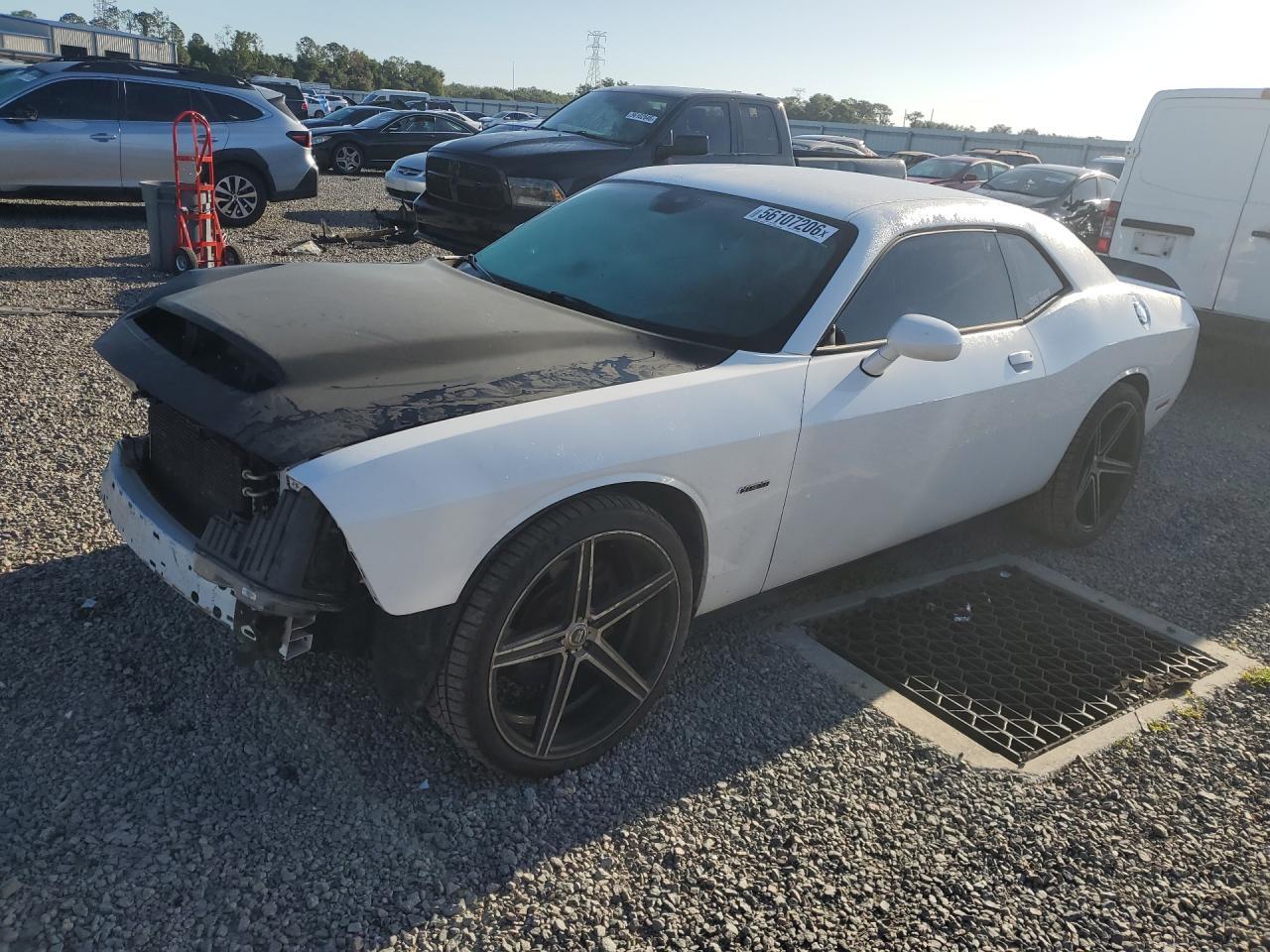 2017 Dodge Challenger R - zdjęcie główne