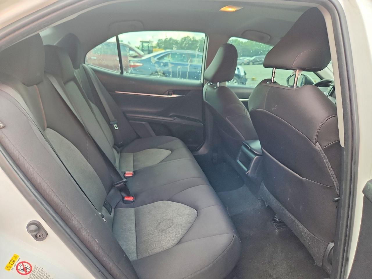 2019 Toyota Camry Hybrid Le - zdjęcie 10