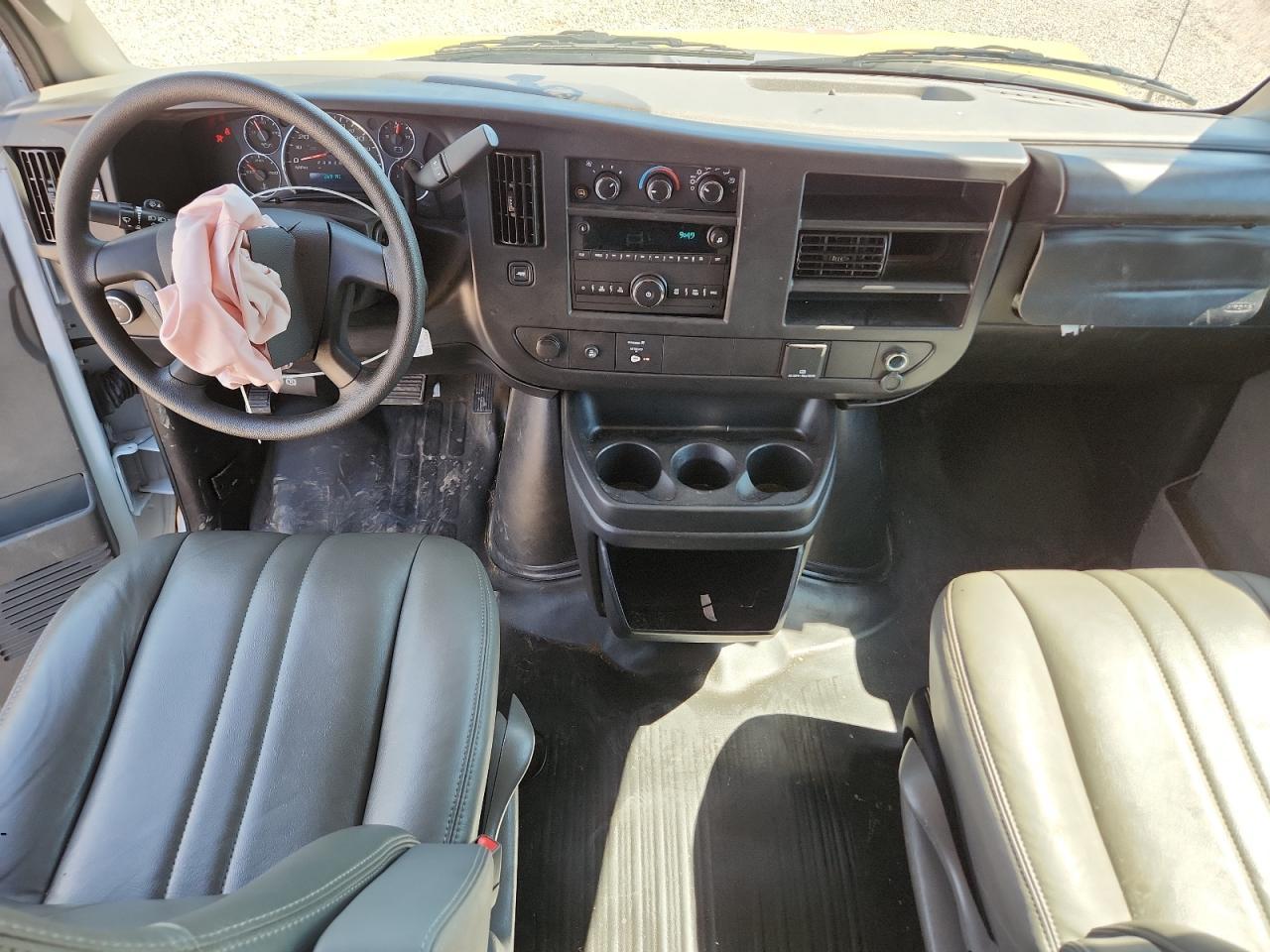 2025 Chevrolet Express G2500 - zdjęcie 8