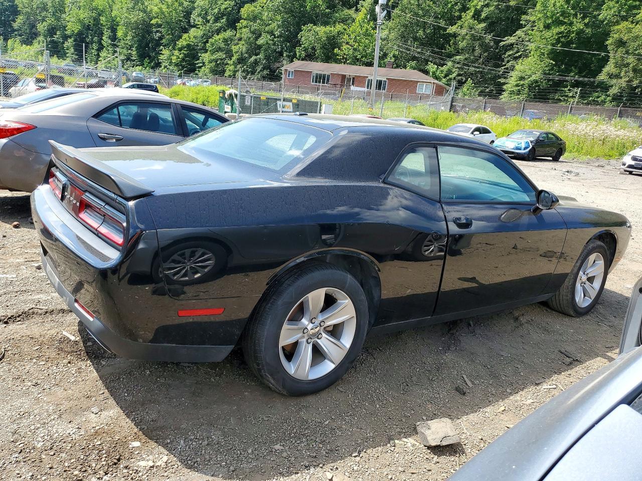 2023 Dodge Challenger Sxt - zdjęcie 3