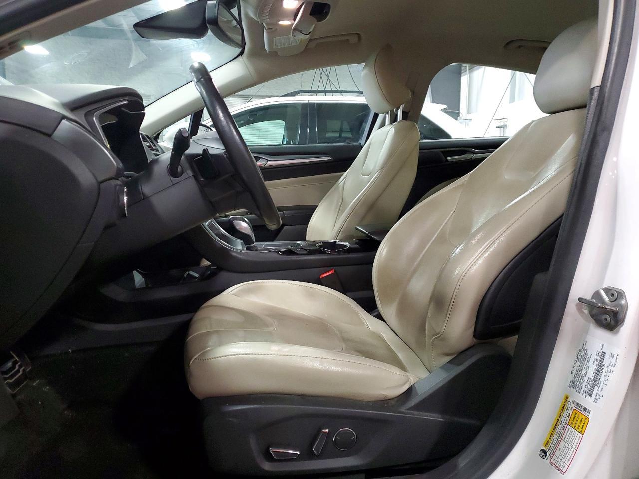 2016 Ford Fusion Titanium - zdjęcie 7