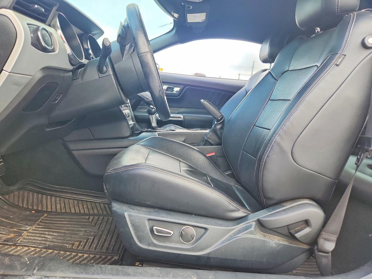 2016 Ford Mustang - zdjęcie 7