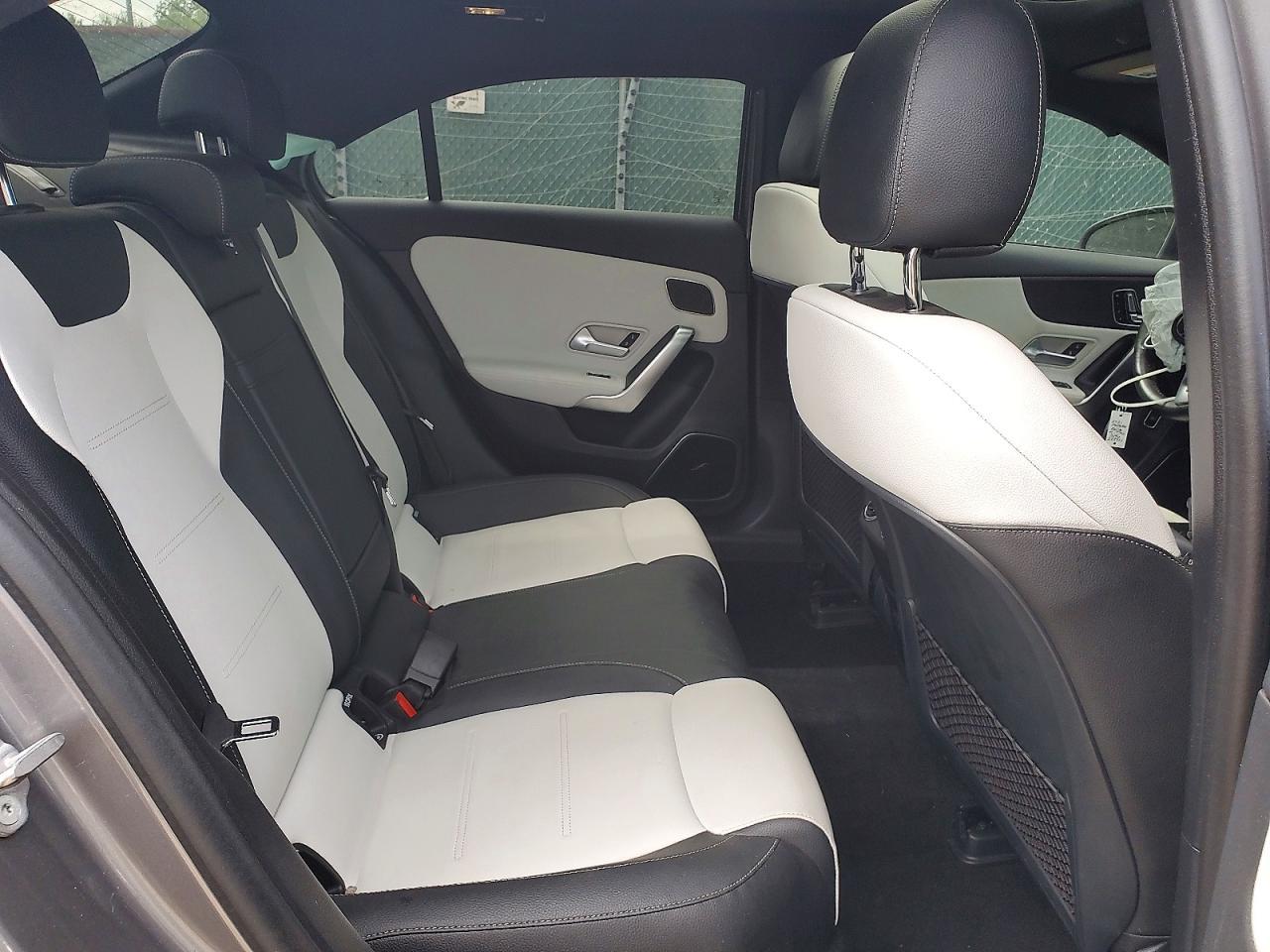 2021 Mercedes-Benz A 220 4Matic - zdjęcie 10