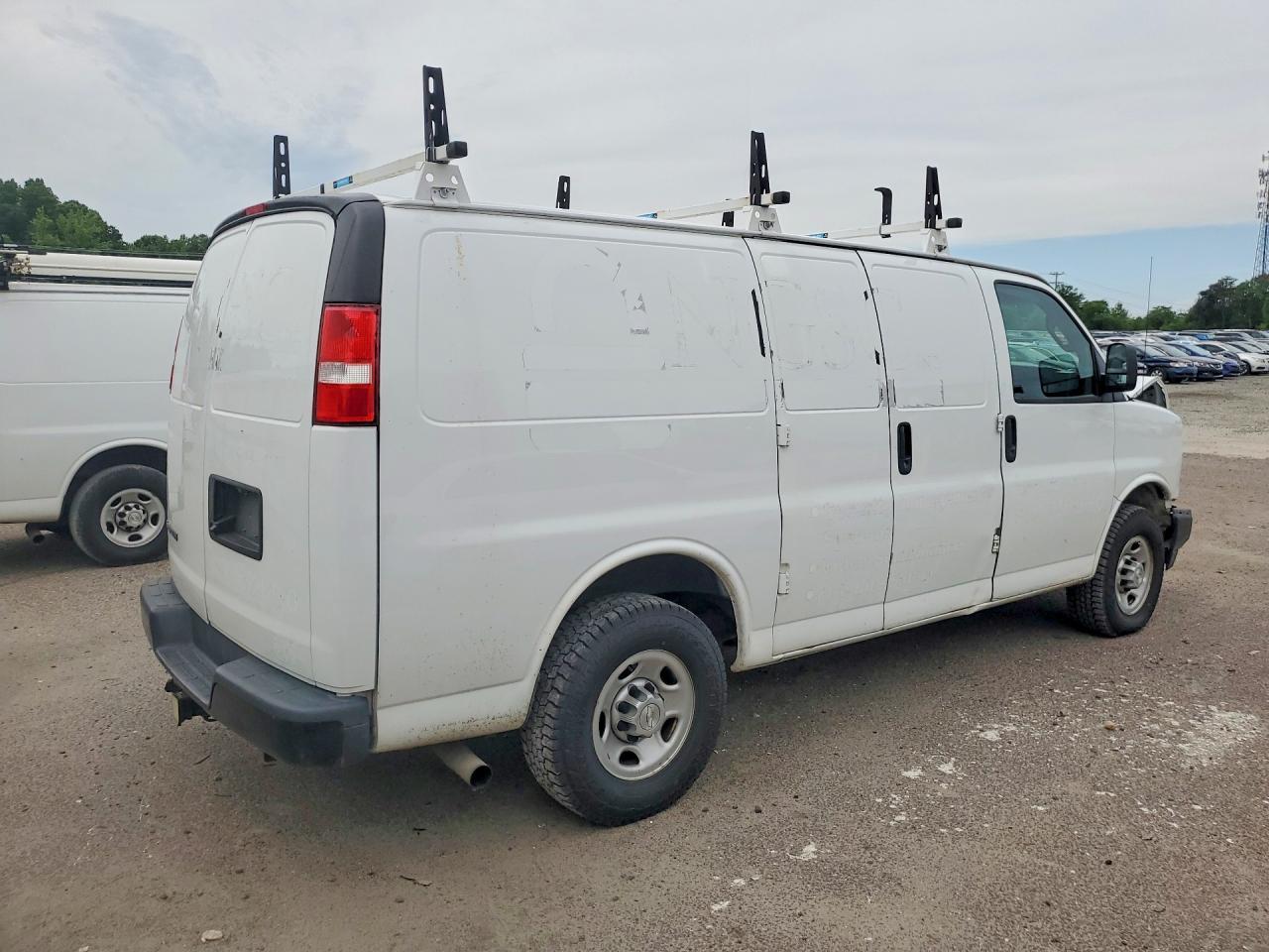 2019 Chevrolet Express G2500 - zdjęcie 3