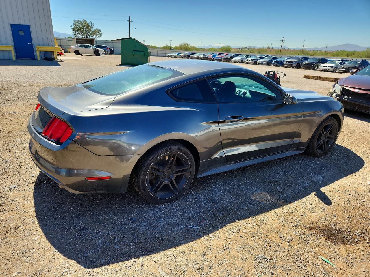 2015 Ford Mustang - zdjęcie 3