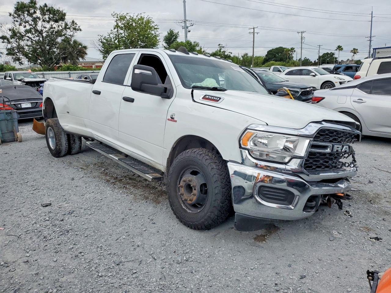 2024 Ram 3500 Tradesman - zdjęcie 4