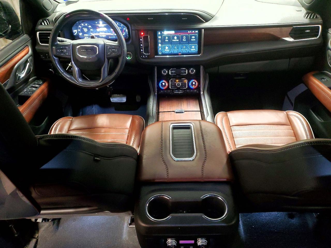 2023 GMC Yukon Denali Ultimate - zdjęcie 8