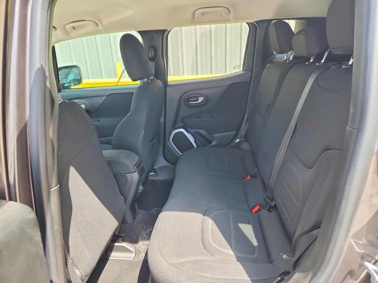 2018 Jeep Renegade Latitude - zdjęcie 11