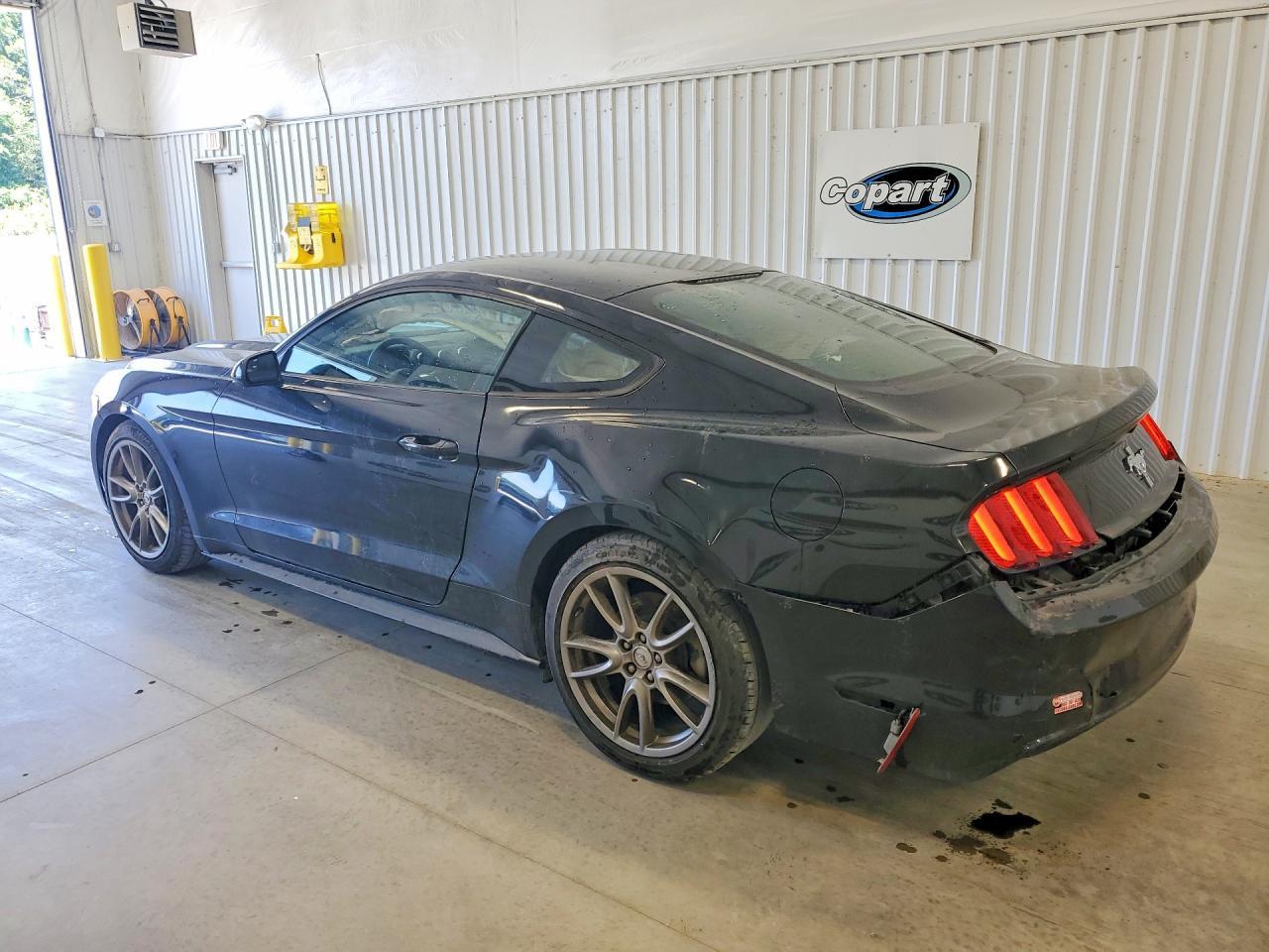 2017 Ford Mustang - zdjęcie 2