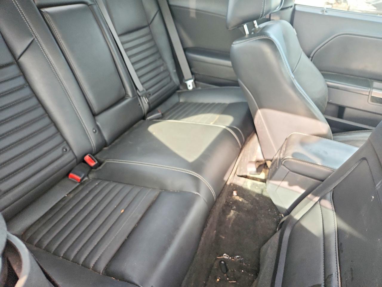 2013 Dodge Challenger R - zdjęcie 10