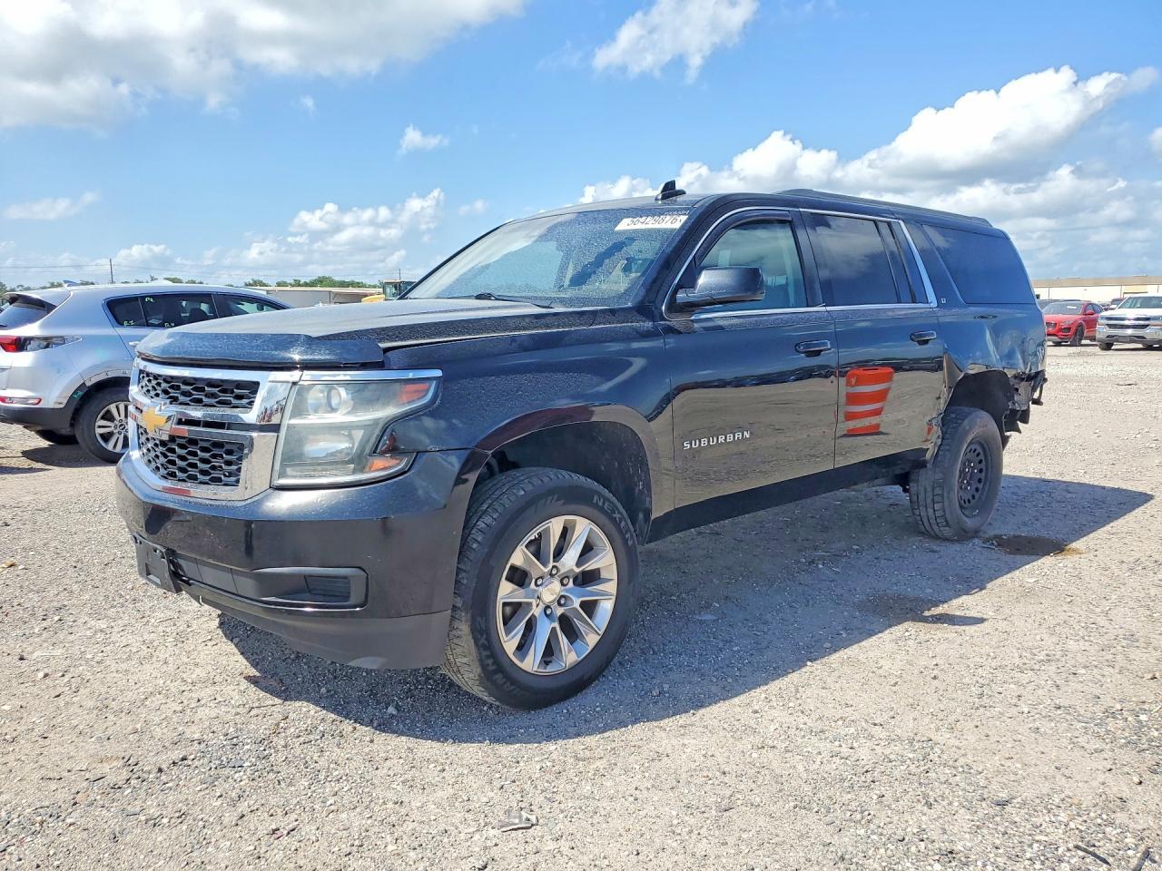2016 Chevrolet Suburban C1500 Lt - zdjęcie główne