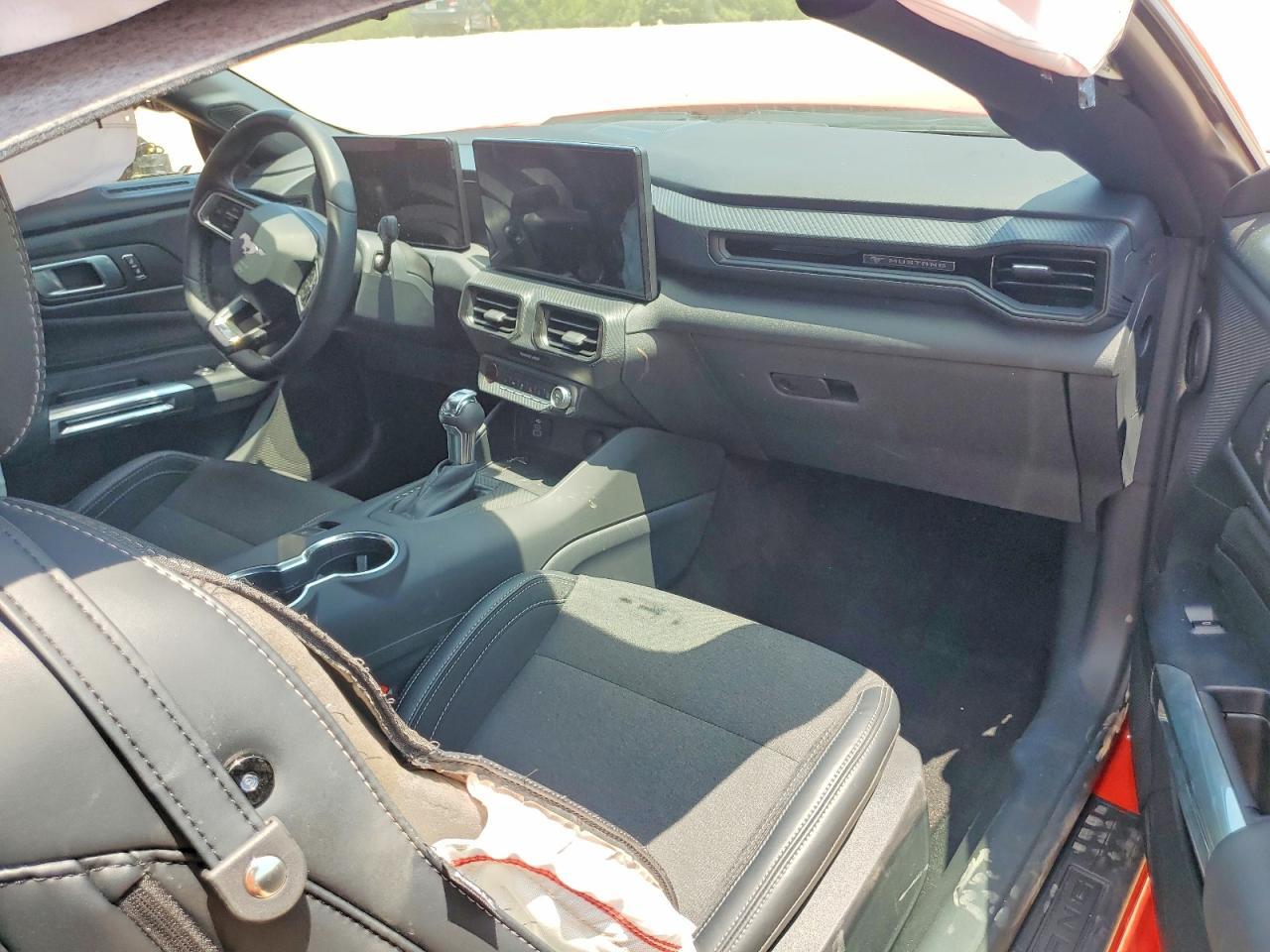 2026 Ford Mustang - zdjęcie 8