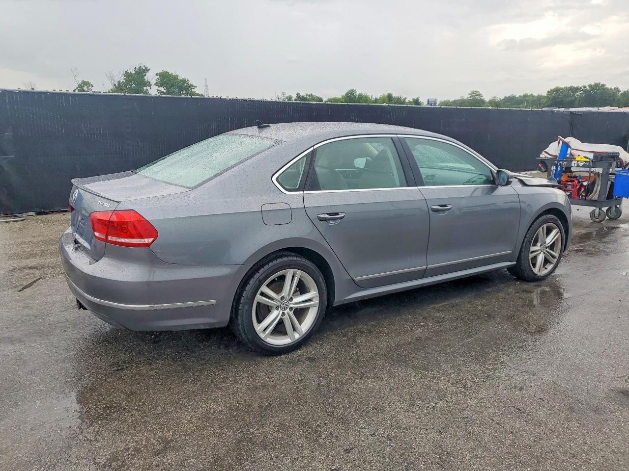 2014 Volkswagen Passat Sel - zdjęcie 3