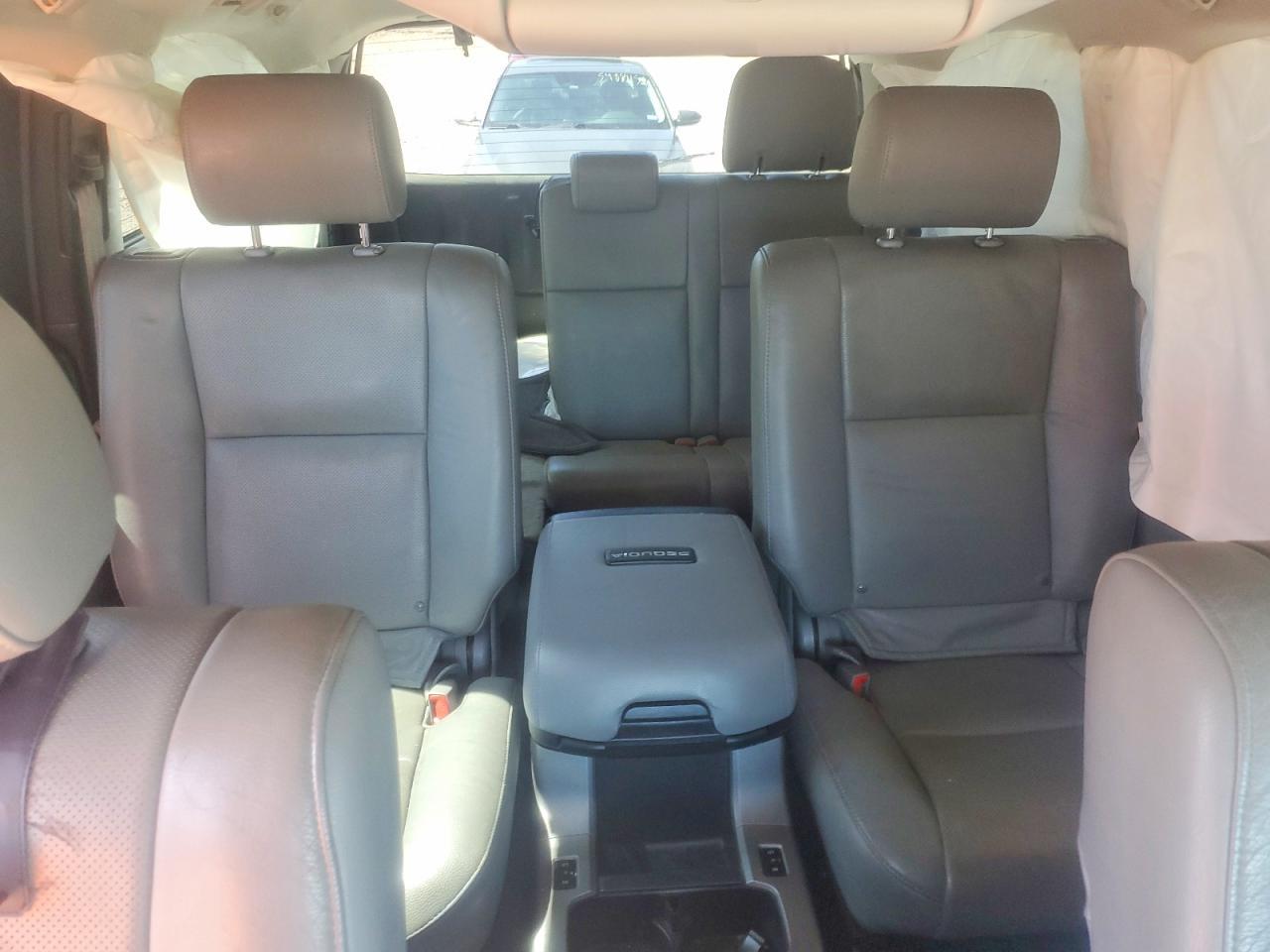 2013 Toyota Sequoia Platinum - zdjęcie 10
