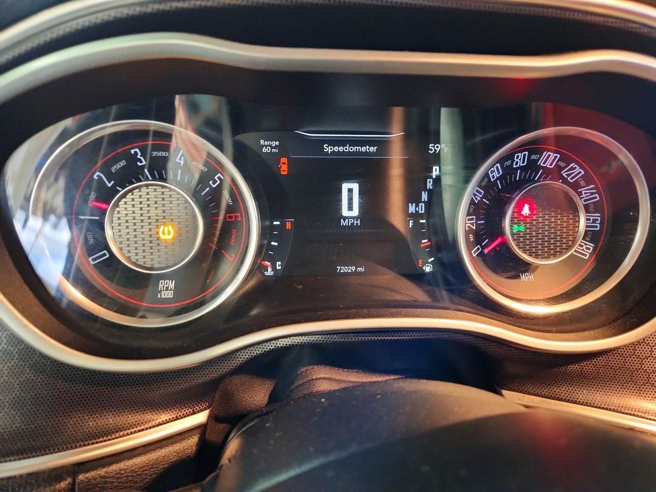 2015 Dodge Challenger R - zdjęcie 9