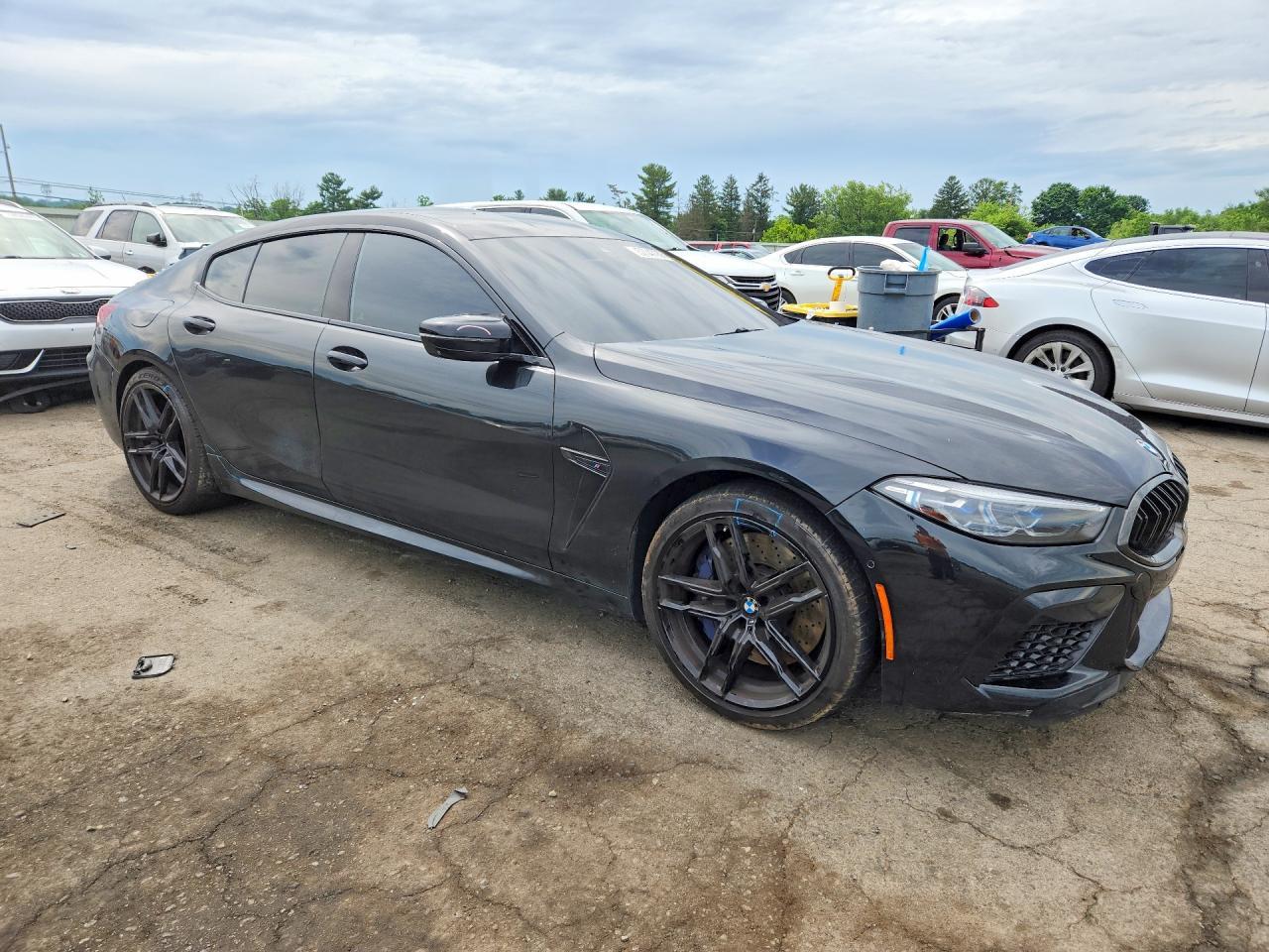 2022 BMW M8 - zdjęcie 4
