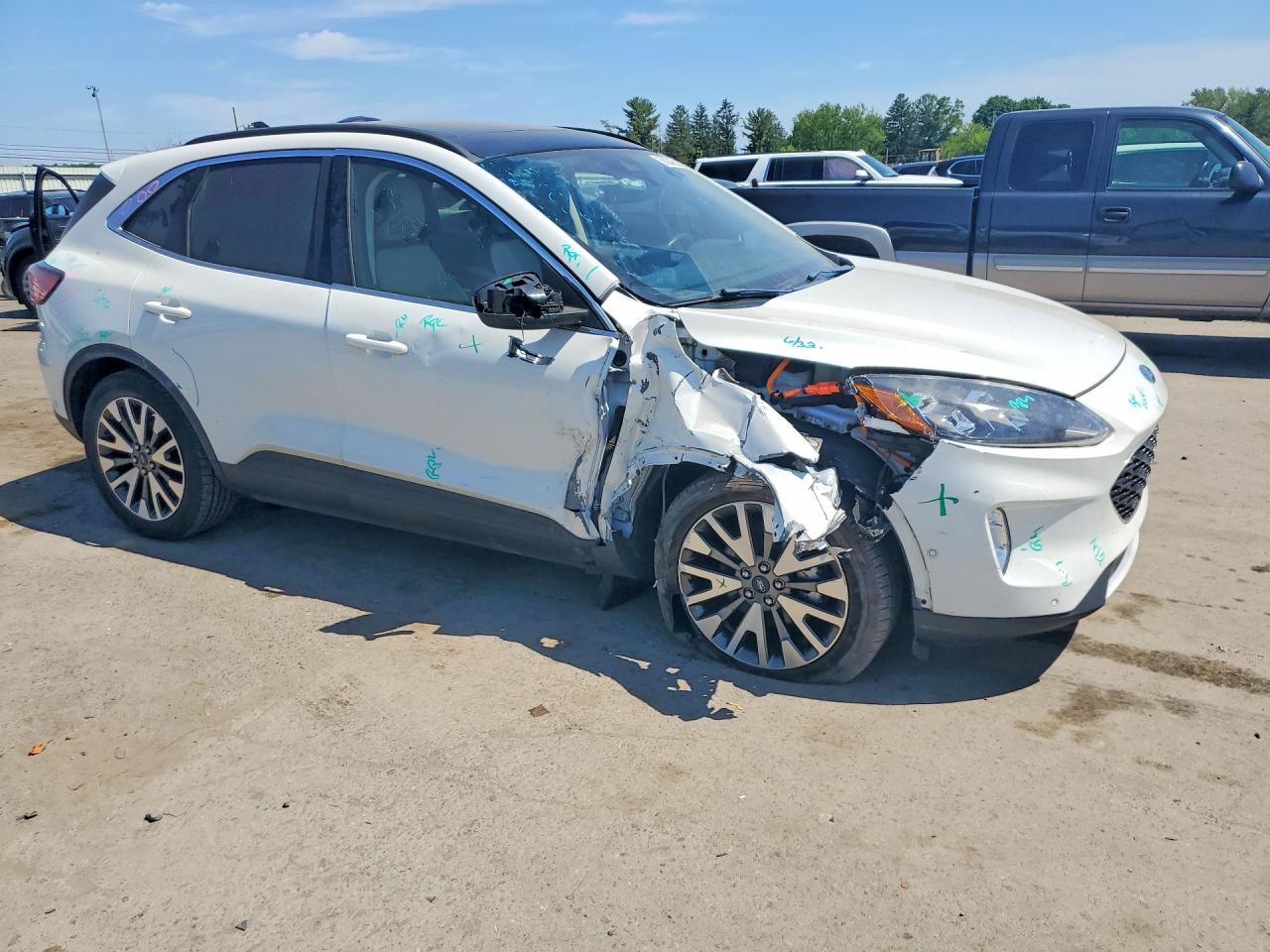 2020 Ford Escape Titanium - zdjęcie 4