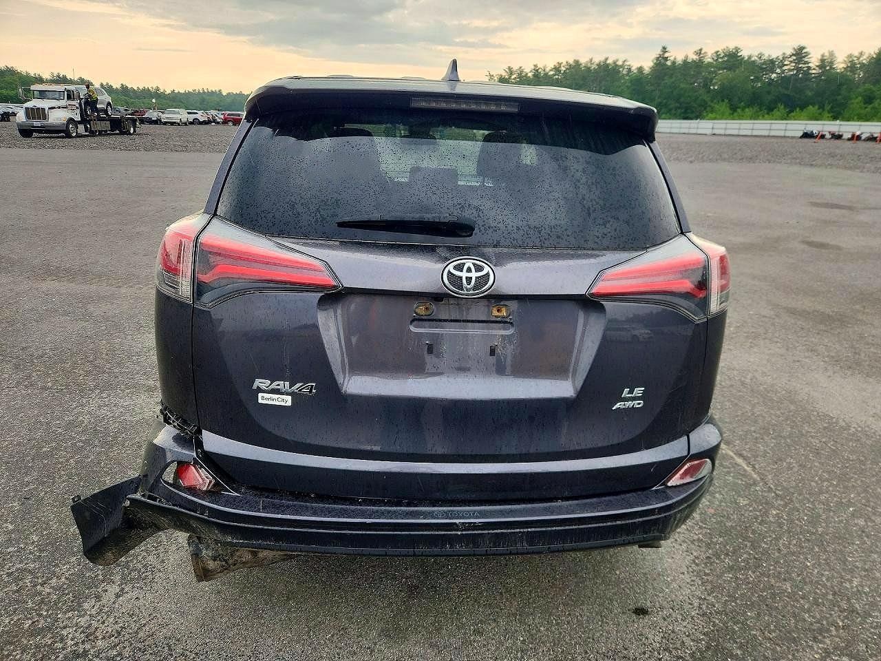 2018 Toyota Rav4 Le - zdjęcie 6