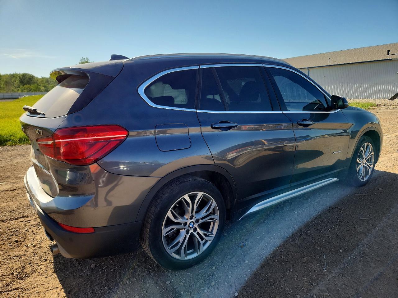 2017 BMW X1 xDrive28I - zdjęcie 3