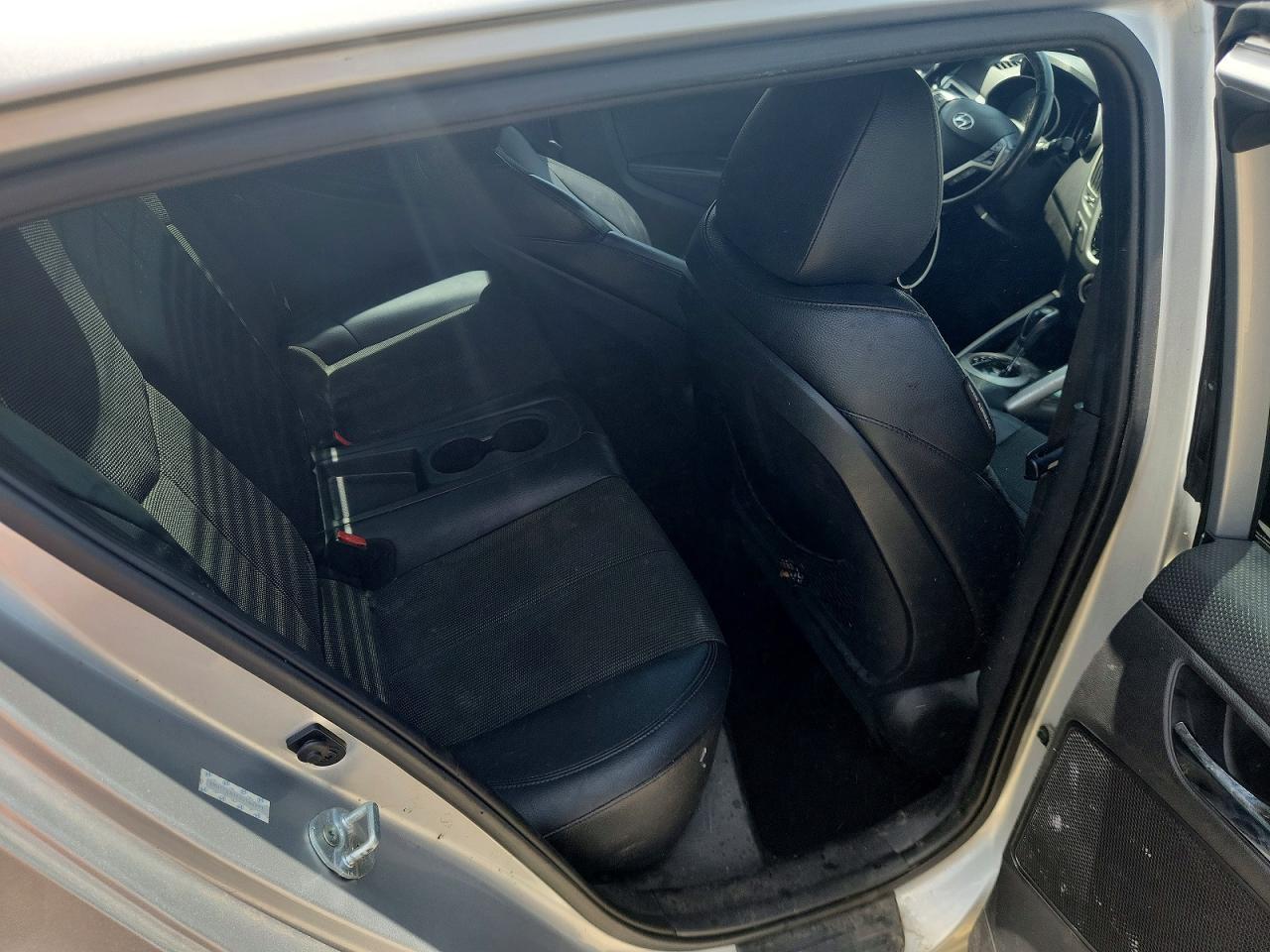 2013 Hyundai Veloster Base - zdjęcie 10