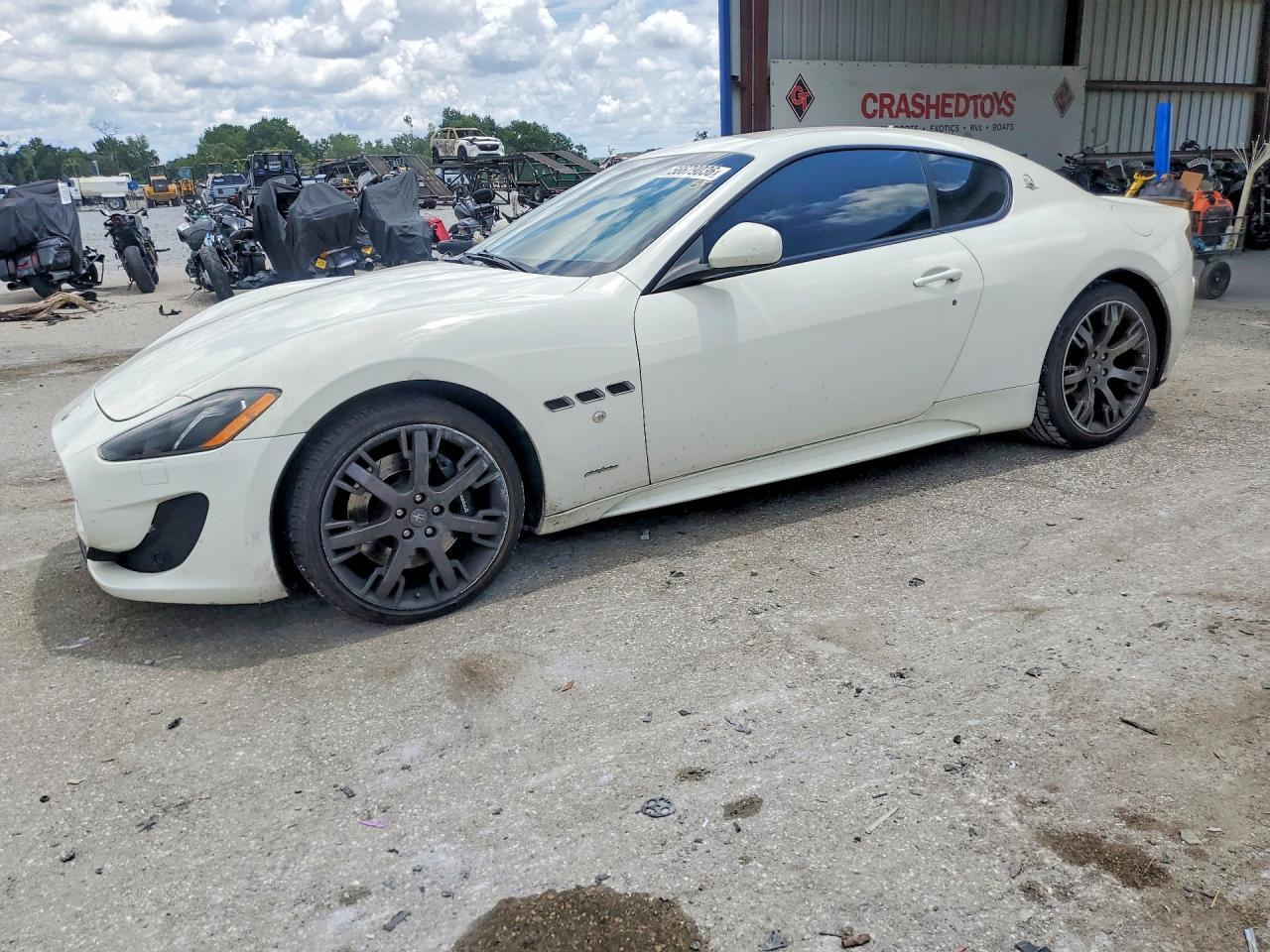 2015 Maserati Granturismo S - zdjęcie główne