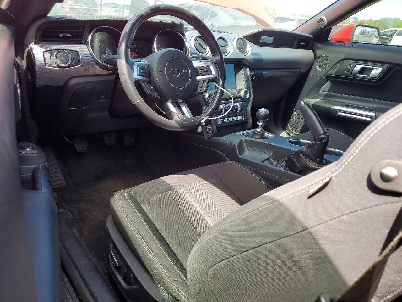 2018 Ford Mustang - zdjęcie 8