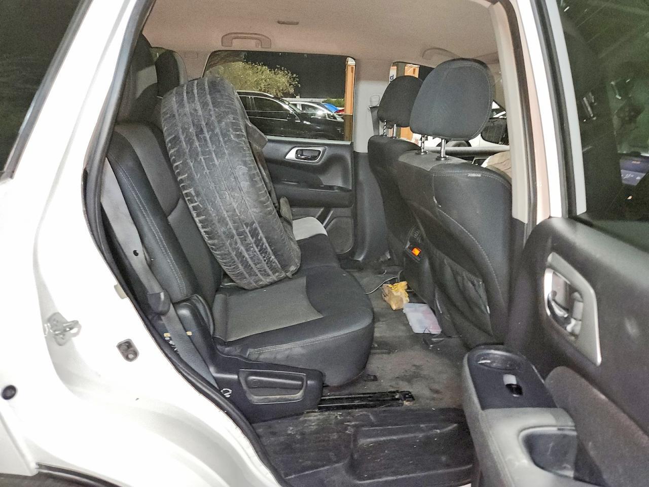 2017 Nissan Pathfinder Sv - zdjęcie 11