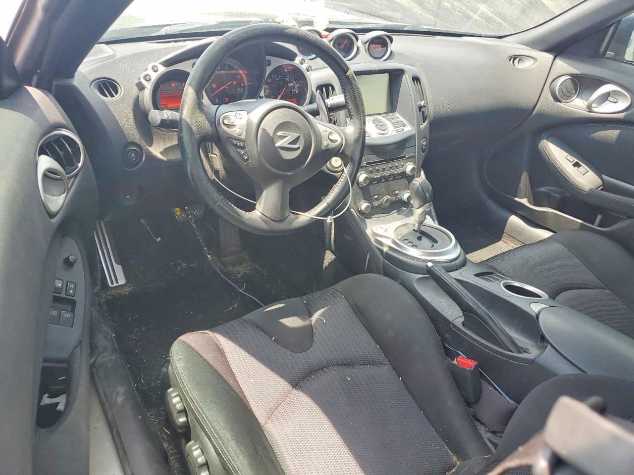 2016 Nissan 370Z Sport Tech - zdjęcie 8