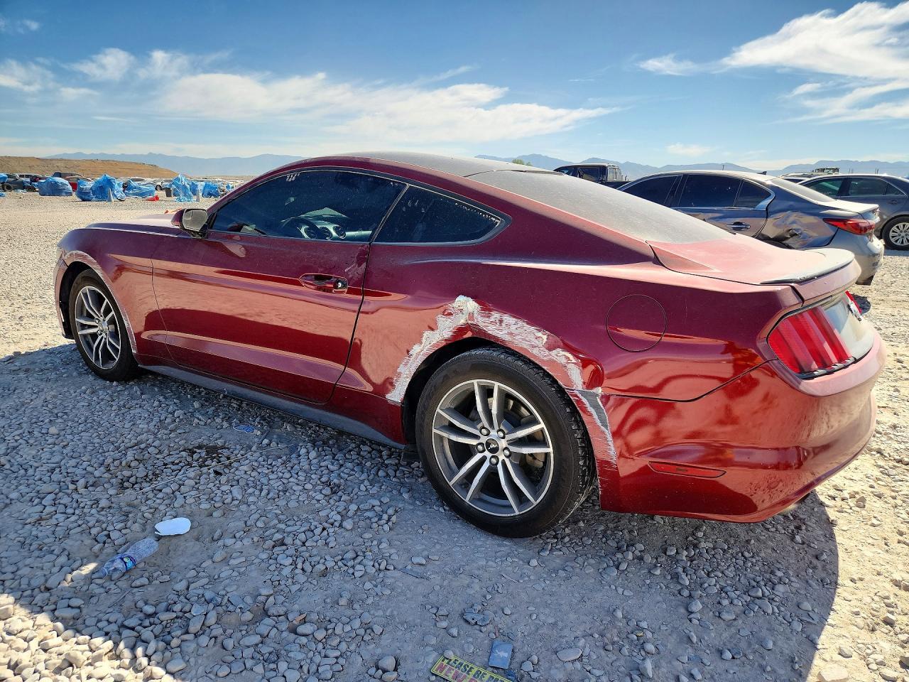 2017 Ford Mustang - zdjęcie 2
