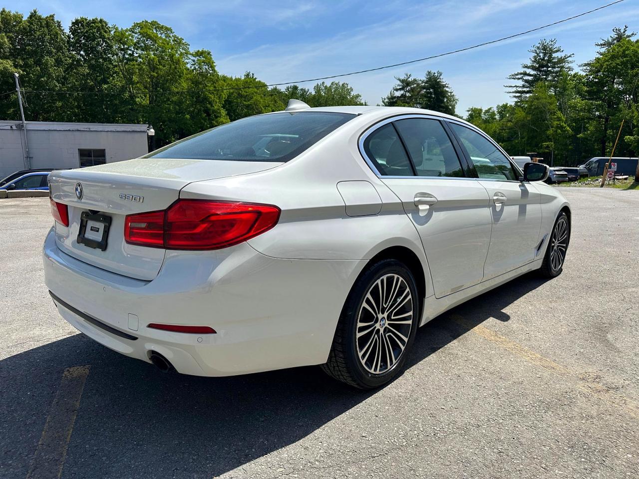 2019 BMW 530 I - zdjęcie 3