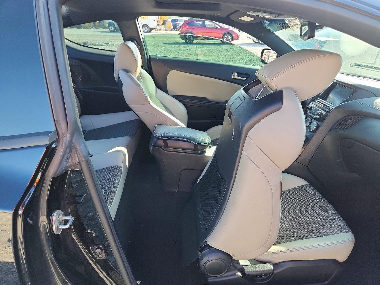 2013 Hyundai Genesis Coupe 2.0T - zdjęcie 10