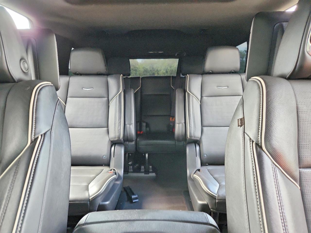 2023 Cadillac Escalade Sport - zdjęcie 10