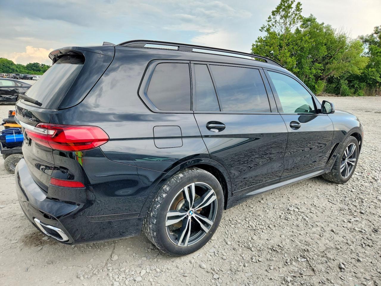 2020 BMW X7 xDrive40I - zdjęcie 3
