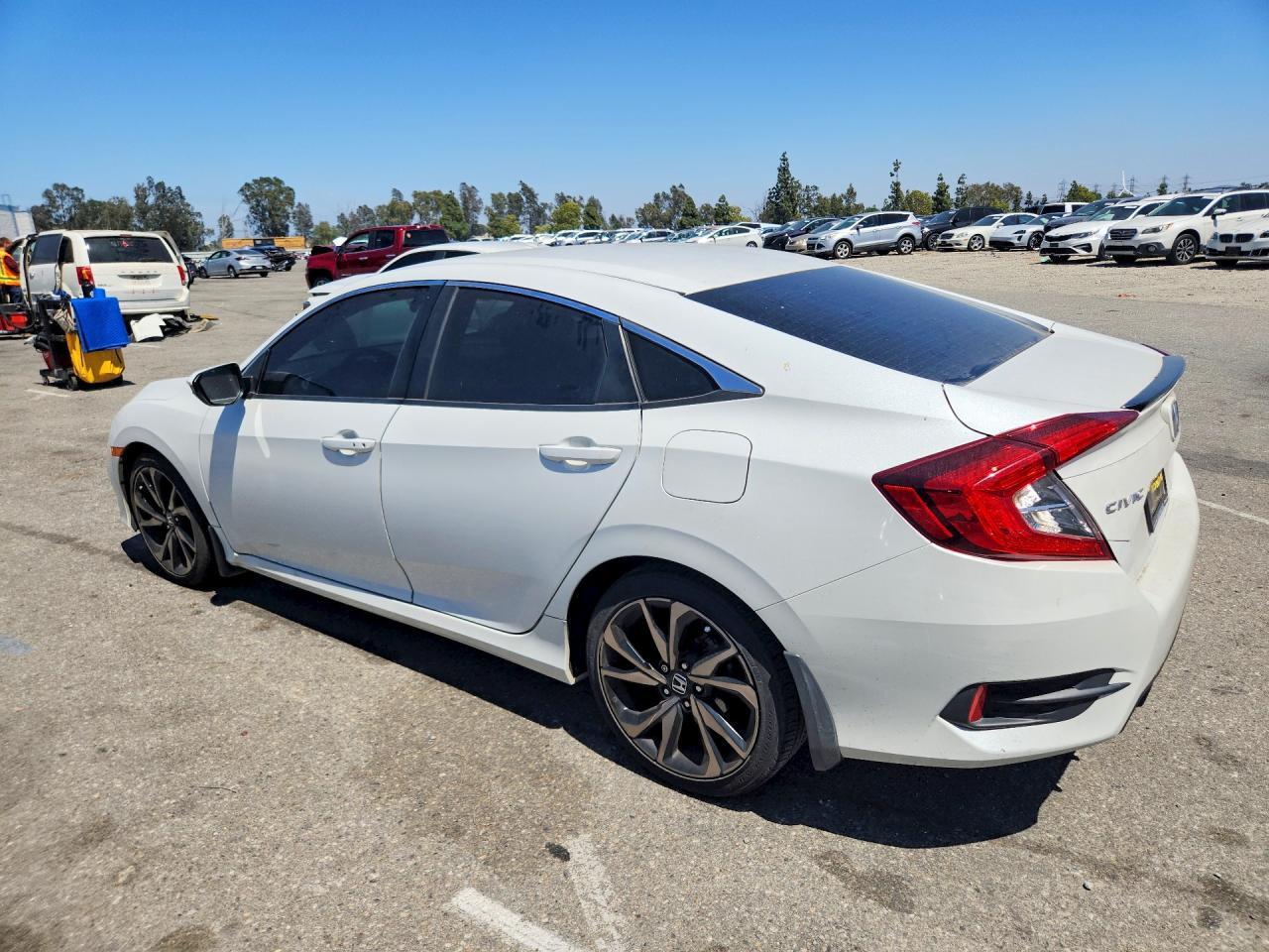2021 Honda Civic Sport - zdjęcie 2