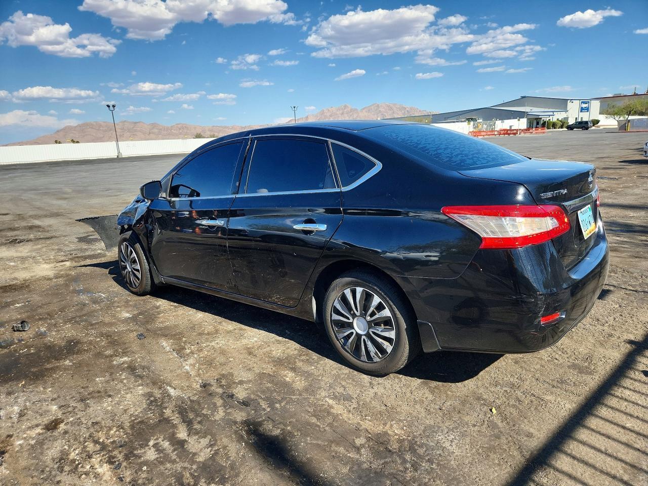 2015 Nissan Sentra - zdjęcie 2